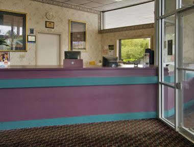 Red Roof North Motel 2*