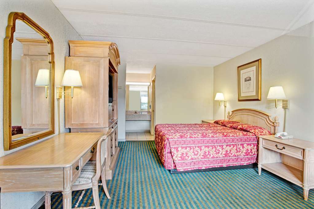 Motel Red Roof North 2*